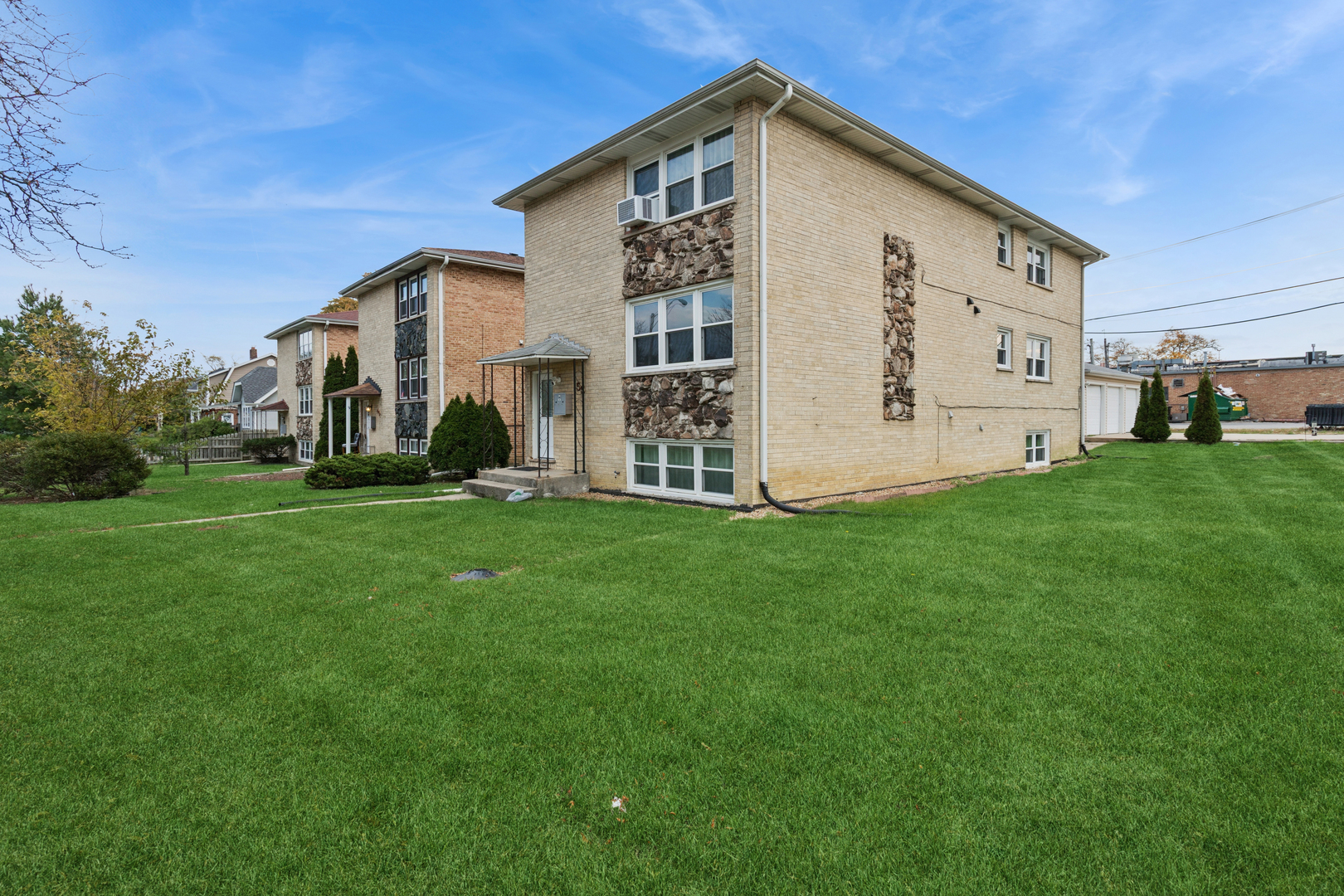 55 W ANN Street #B, Lombard, IL 60148