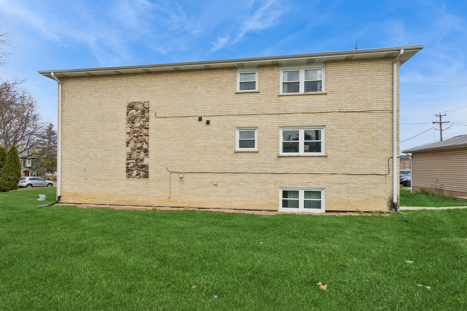 55 W ANN Street #B, Lombard, IL 60148