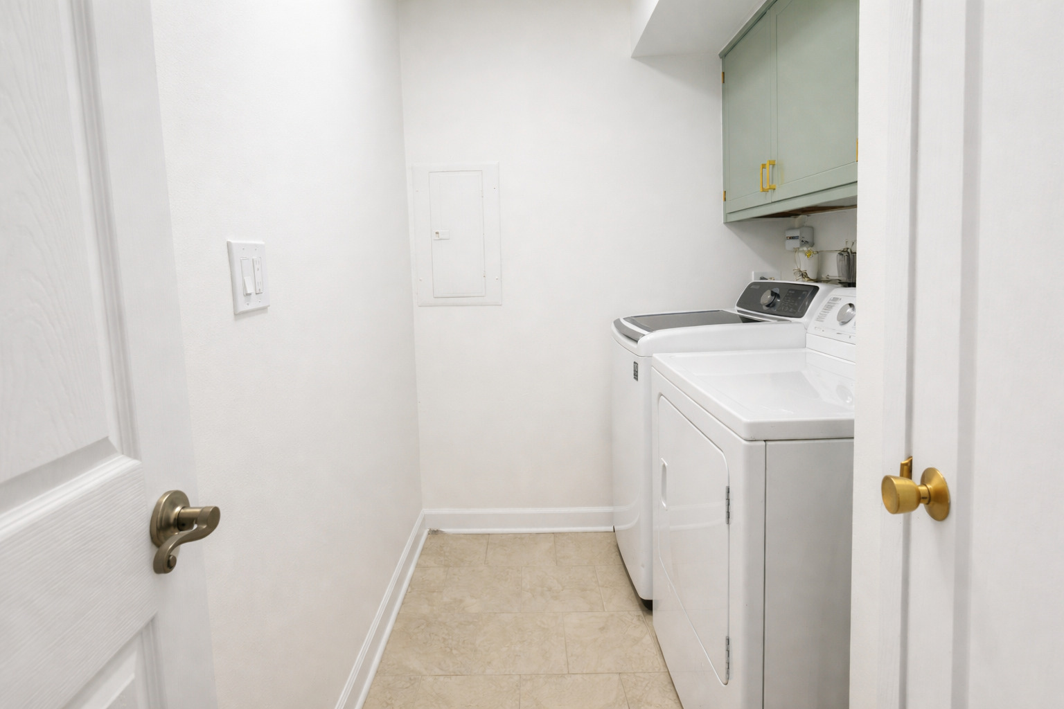 905 Center Street #208, Des Plaines, IL 60016