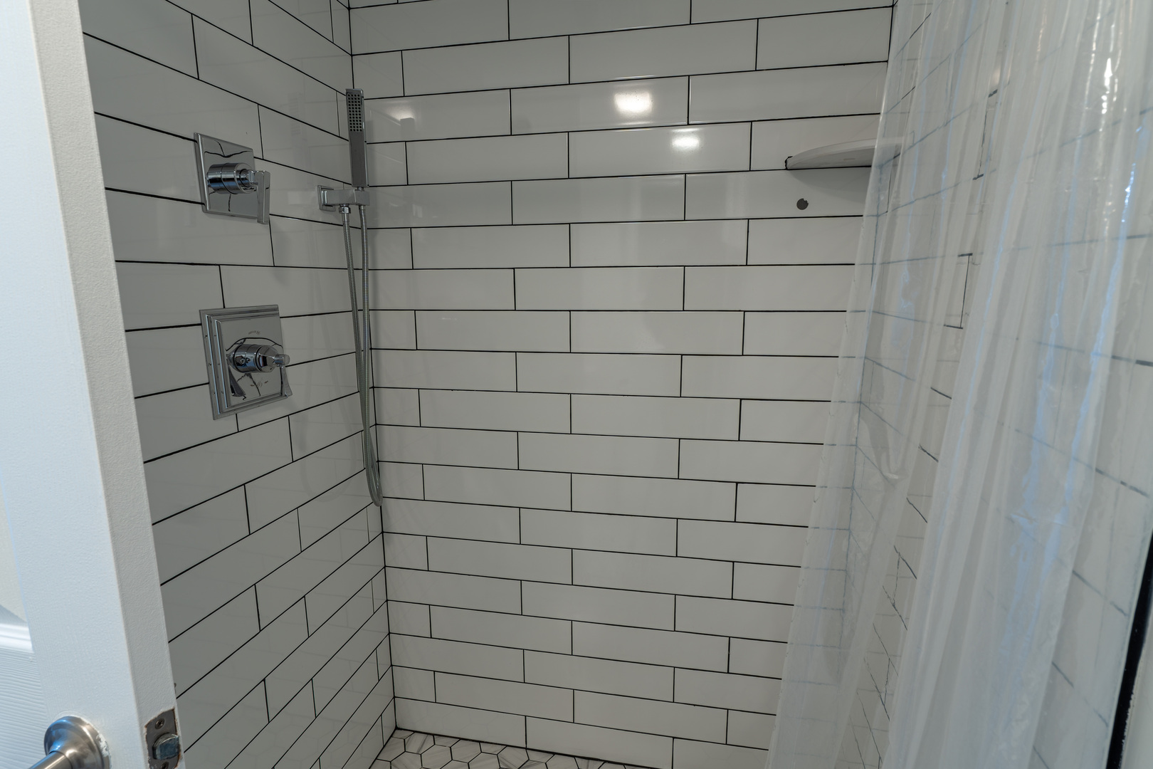 905 Center Street #208, Des Plaines, IL 60016