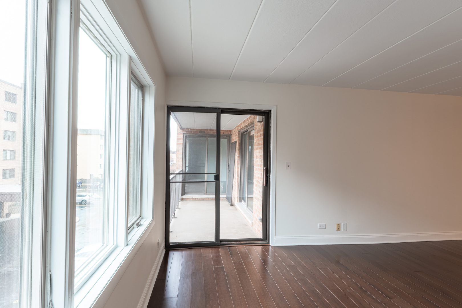 905 Center Street #208, Des Plaines, IL 60016