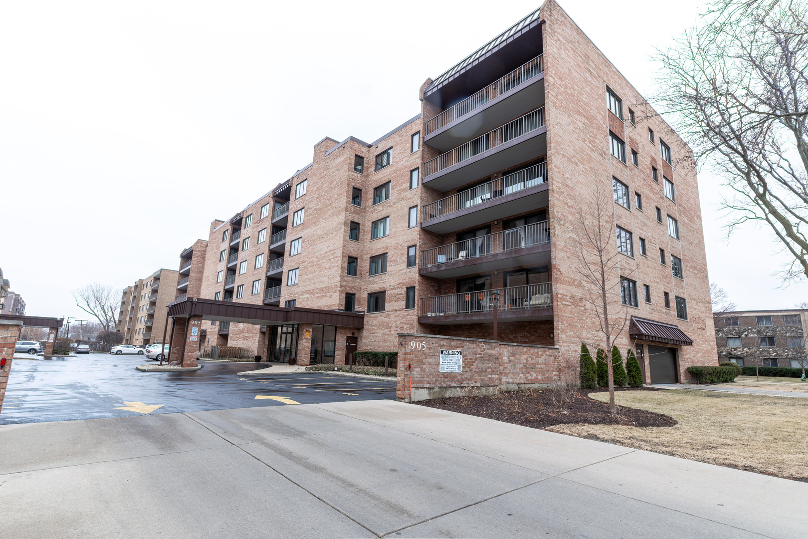 905 Center Street #208, Des Plaines, IL 60016