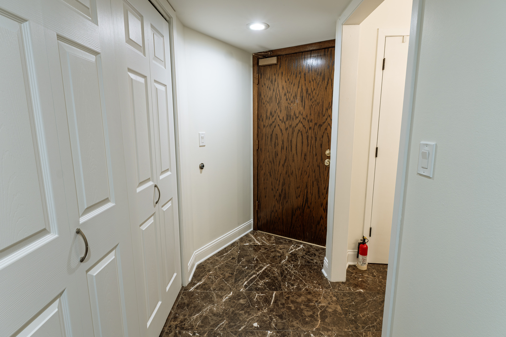 905 Center Street #208, Des Plaines, IL 60016