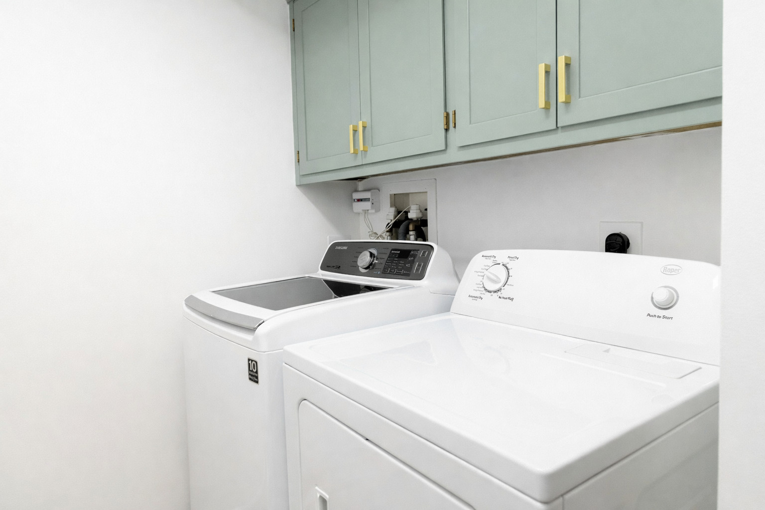 905 Center Street #208, Des Plaines, IL 60016