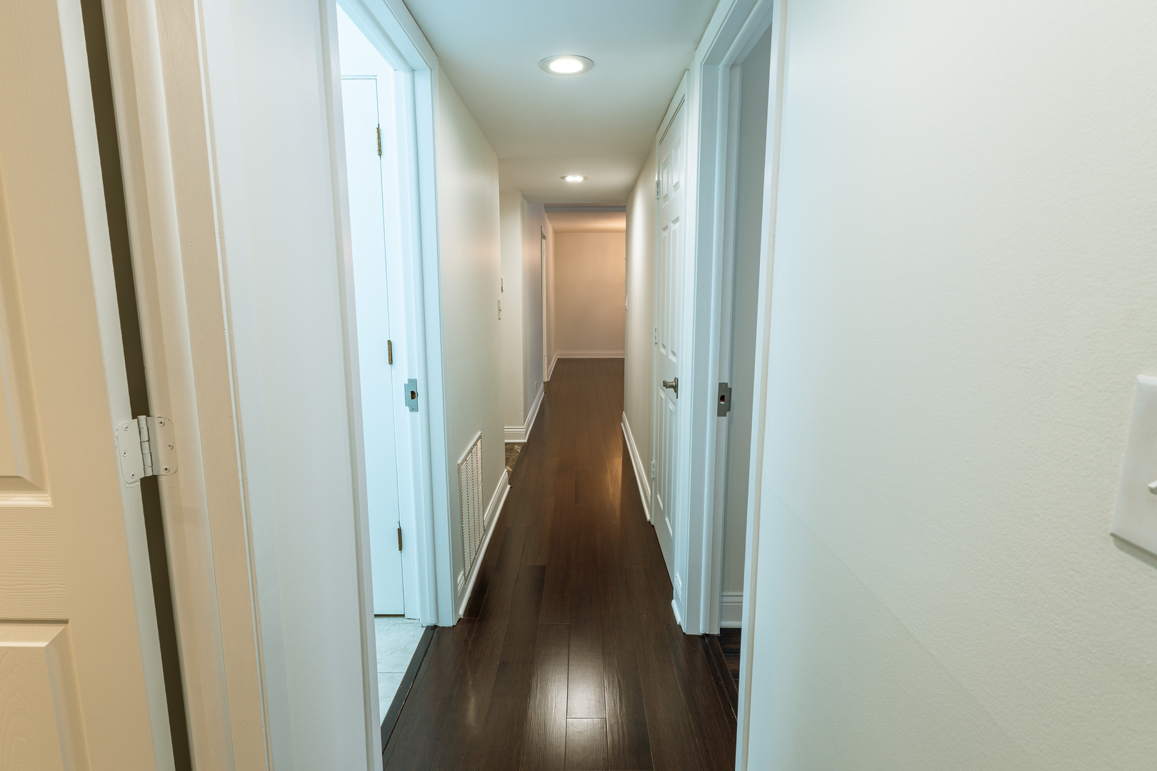 905 Center Street #208, Des Plaines, IL 60016