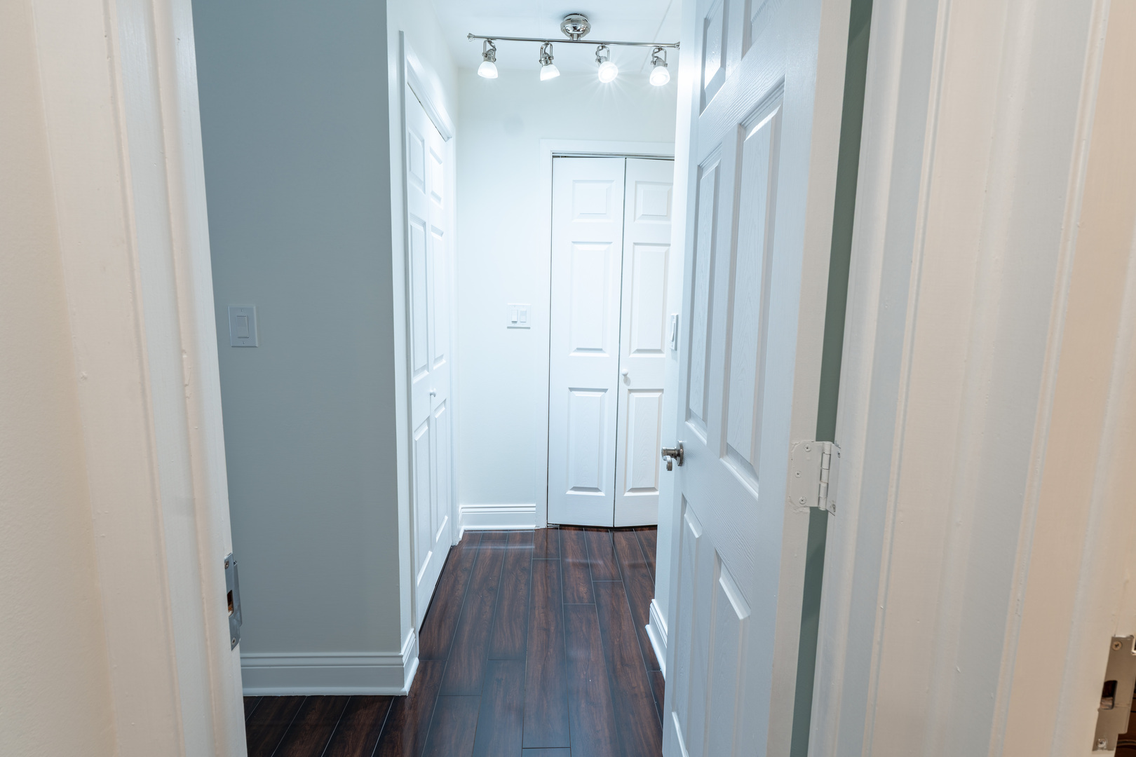 905 Center Street #208, Des Plaines, IL 60016