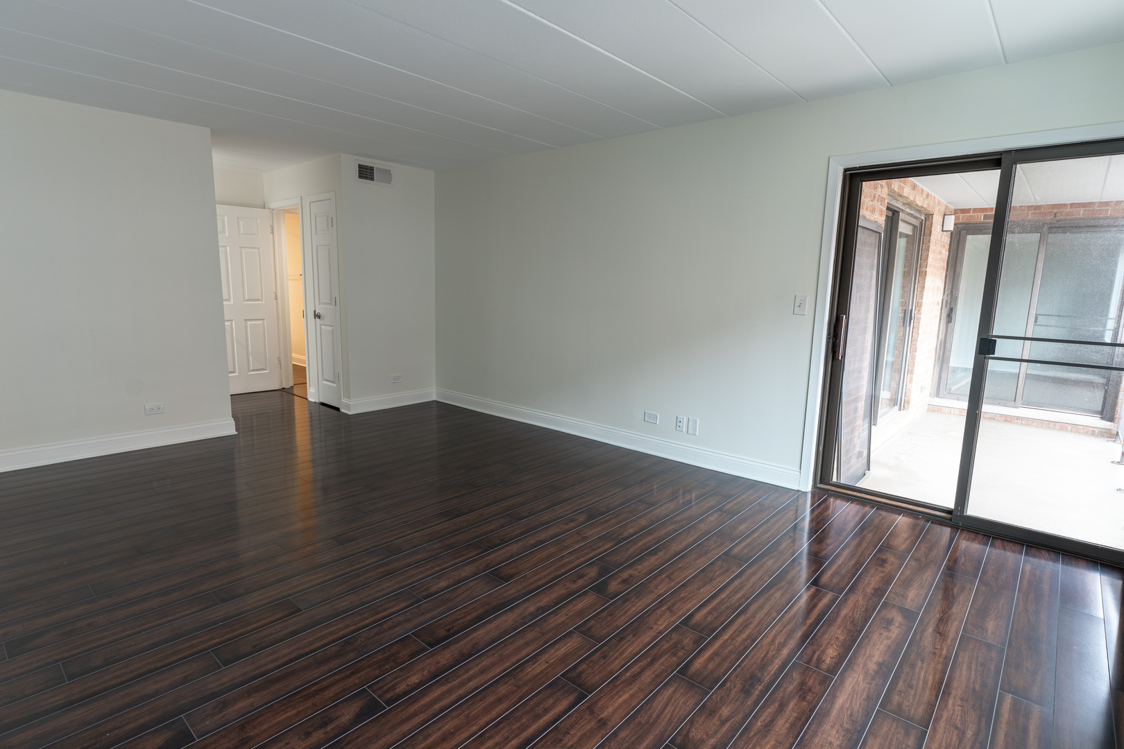 905 Center Street #208, Des Plaines, IL 60016