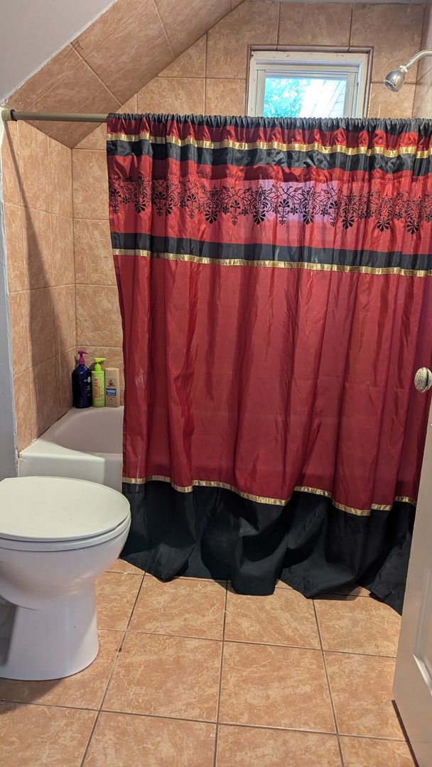 23 N JACKSON Street, Waukegan, IL 60085