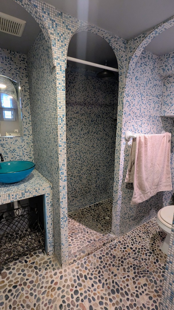 23 N JACKSON Street, Waukegan, IL 60085