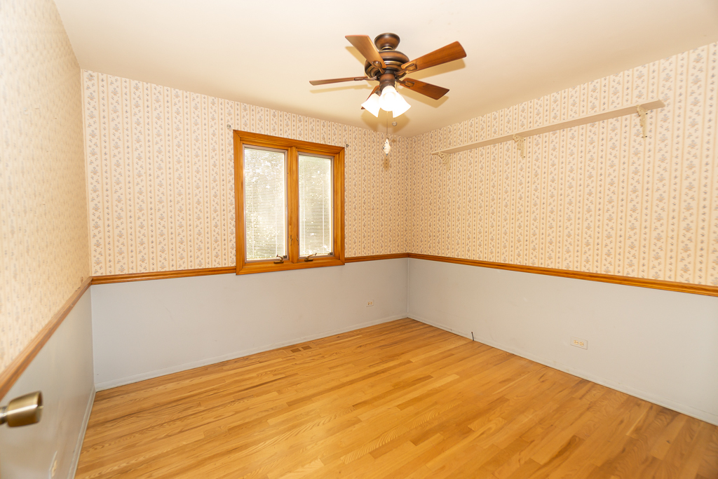 1908 Capri Lane, Schaumburg, IL 60193