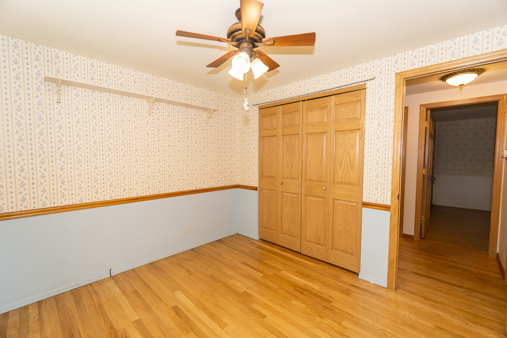 1908 Capri Lane, Schaumburg, IL 60193