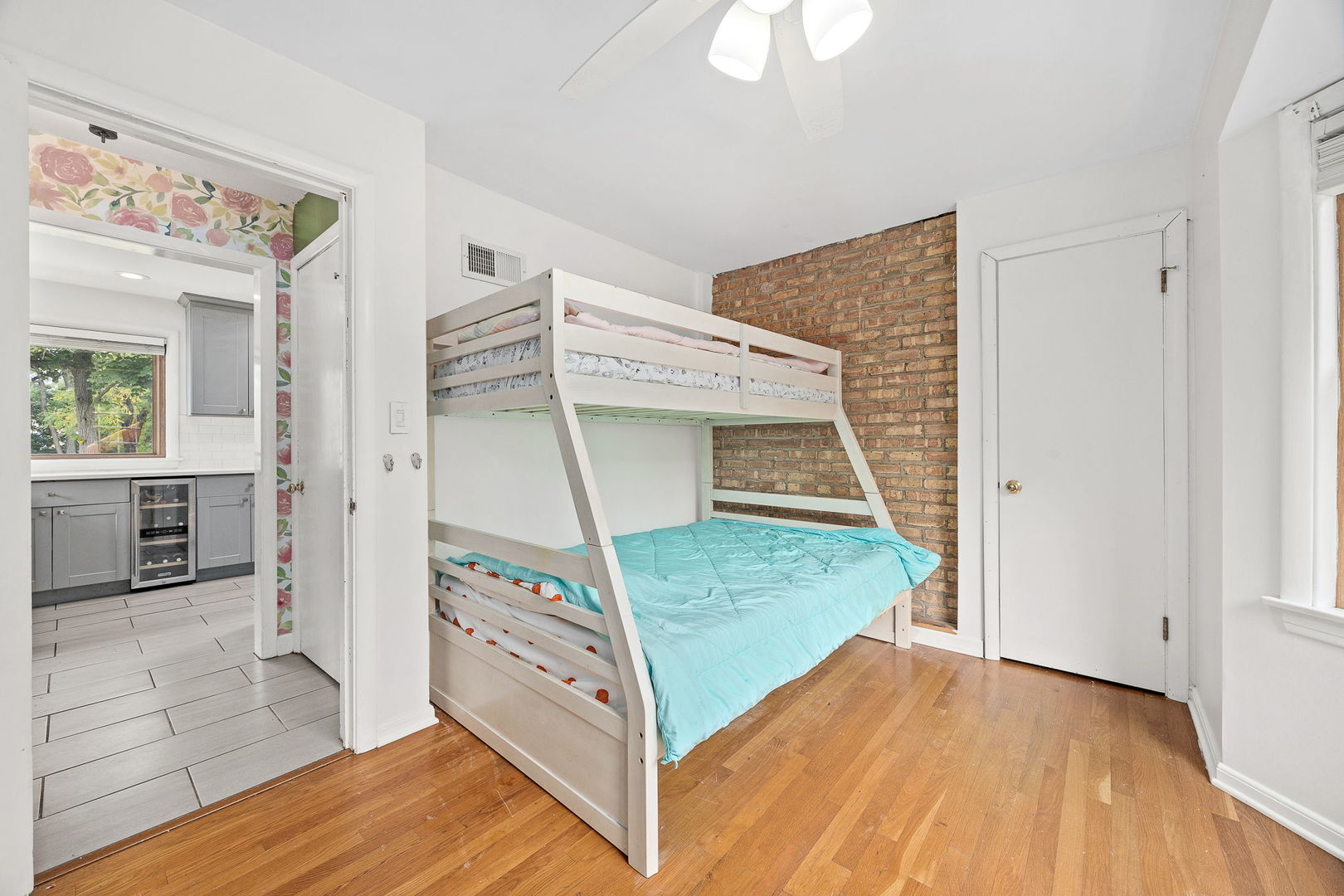 4637 Oakwood Avenue, Downers Grove, IL 60515