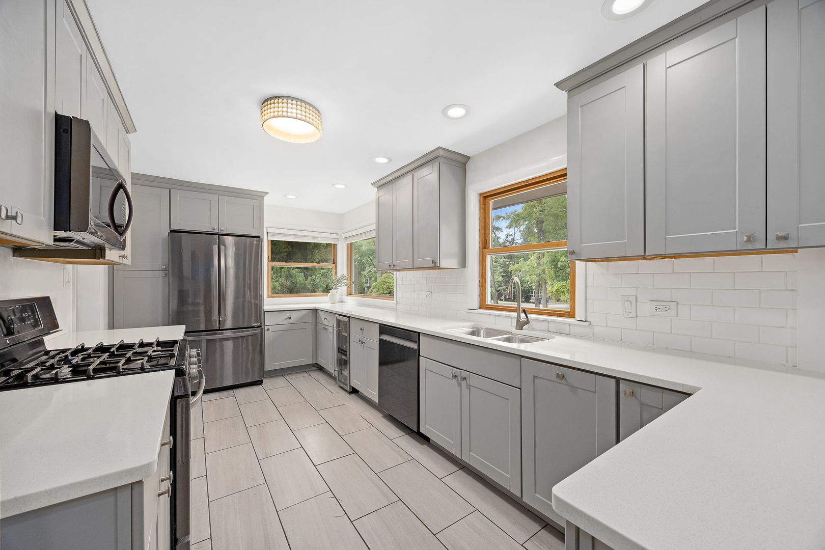 4637 Oakwood Avenue, Downers Grove, IL 60515