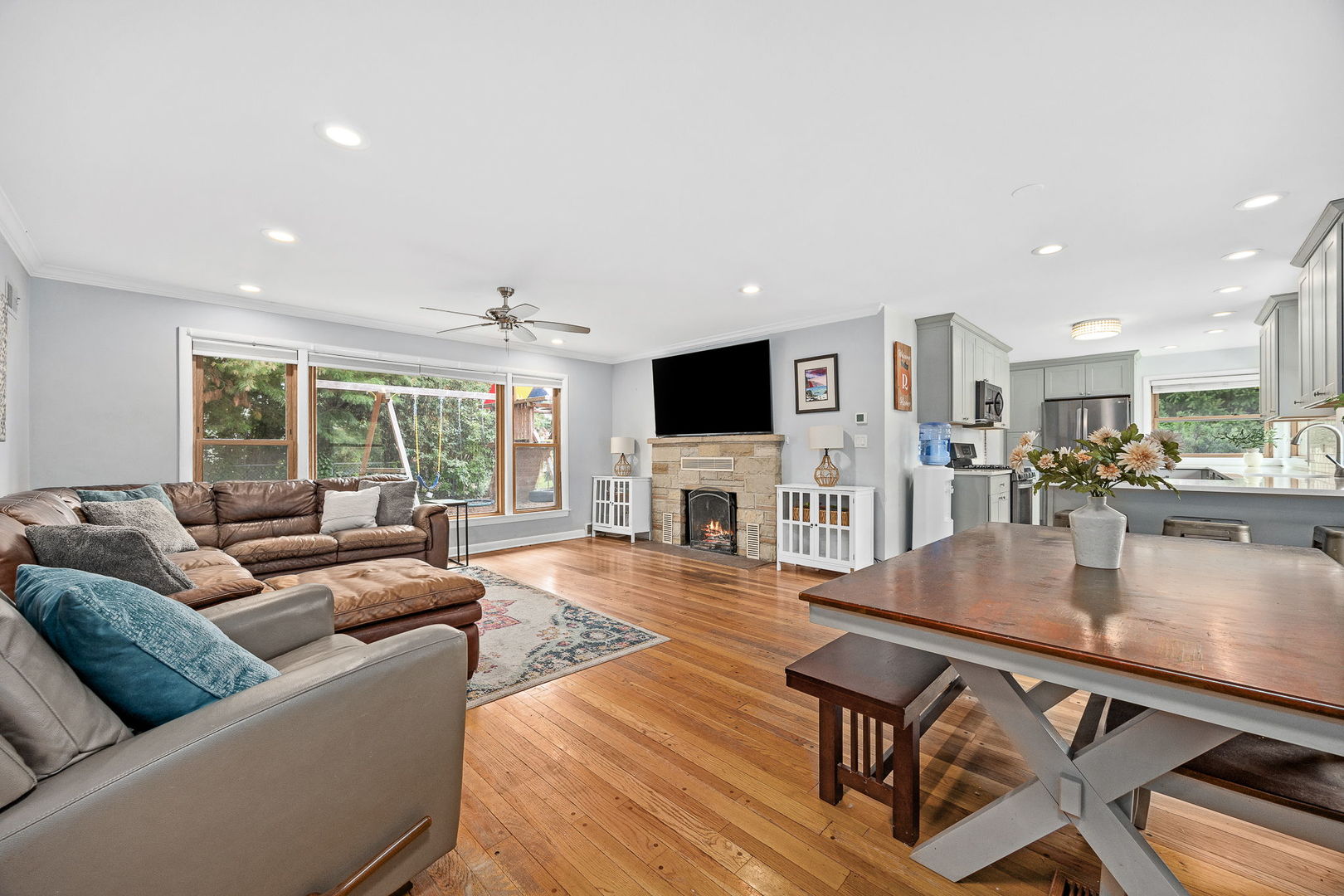 4637 Oakwood Avenue, Downers Grove, IL 60515