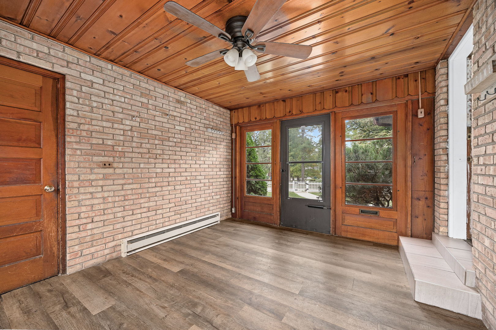 4637 Oakwood Avenue, Downers Grove, IL 60515