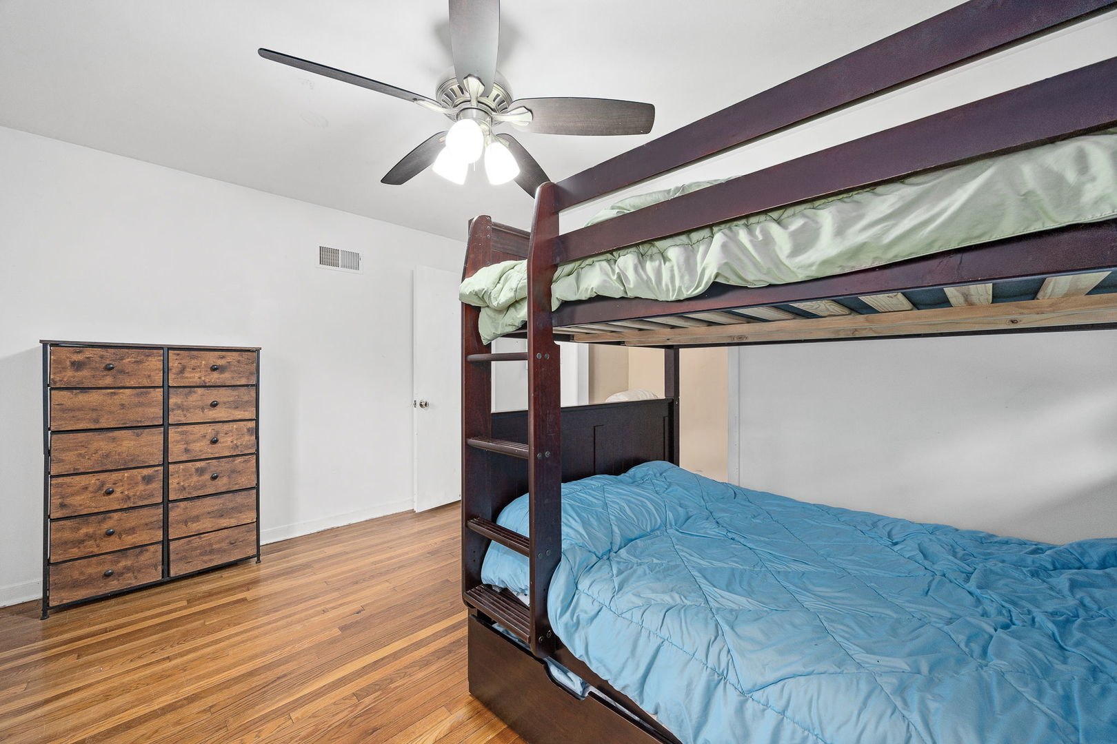 4637 Oakwood Avenue, Downers Grove, IL 60515