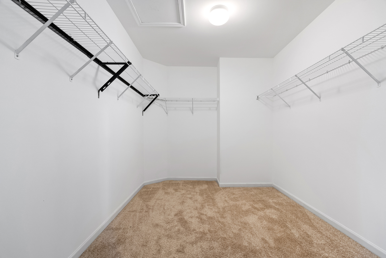 2197 Wilson Creek Circle, Aurora, IL 60503