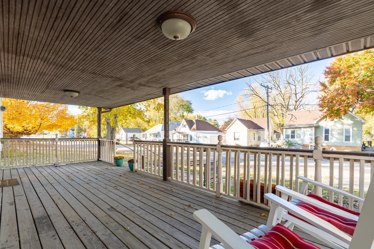 1206 E Main Street, Clinton, IL 61727