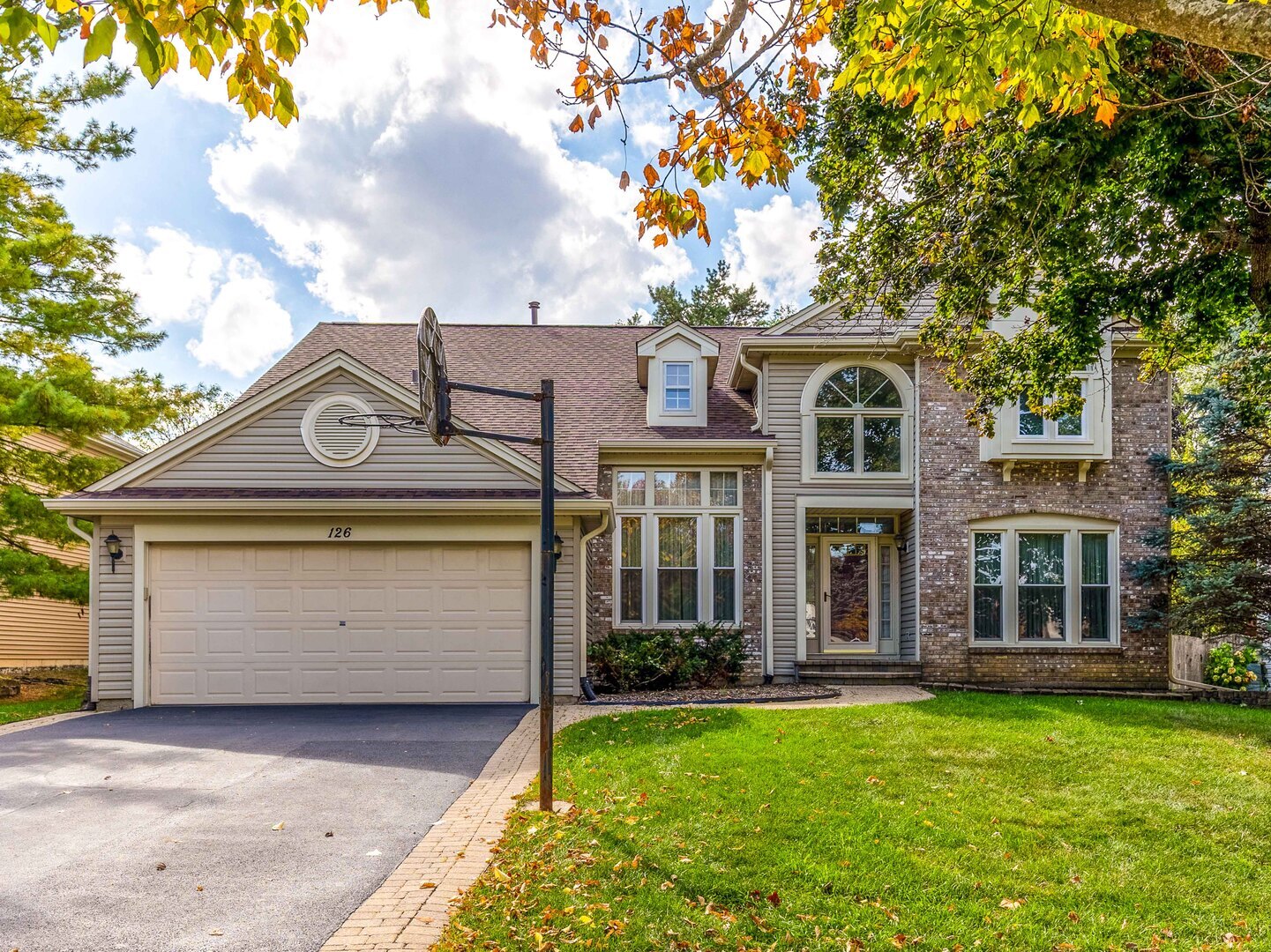 126 S Fiore Parkway, Vernon Hills, IL 60061