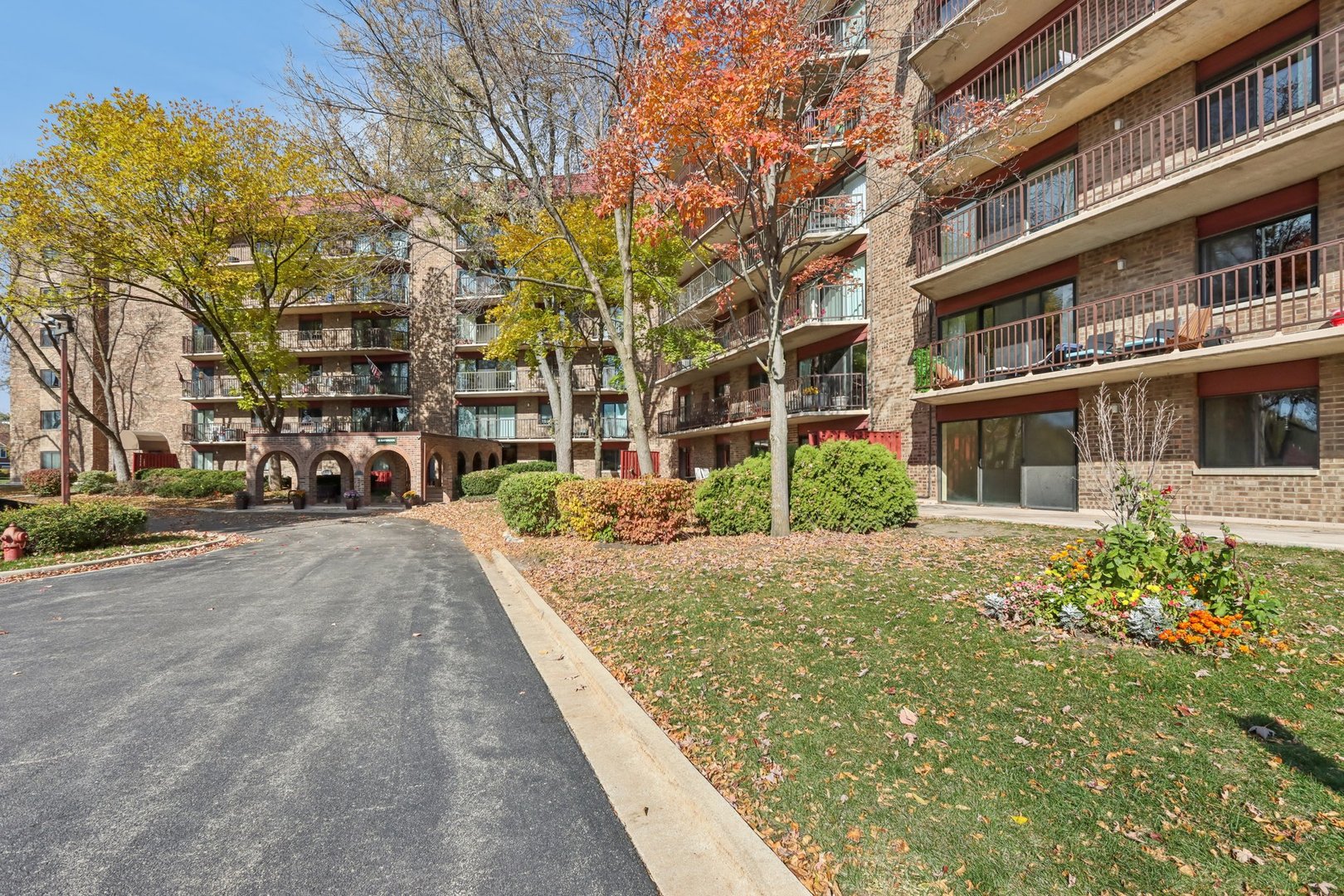 35 S Baybrook Drive #114, Palatine, IL 60074