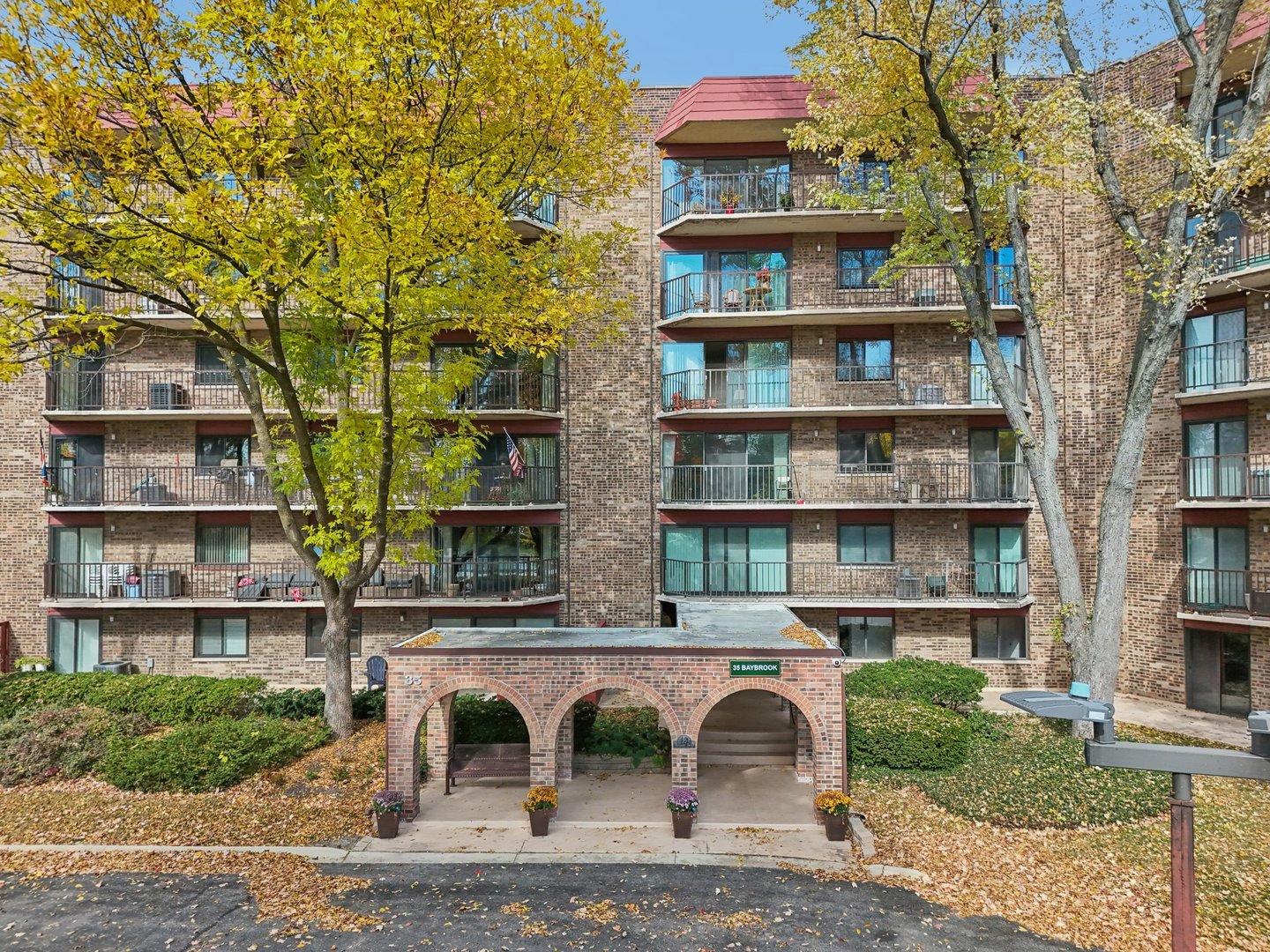 35 S Baybrook Drive #114, Palatine, IL 60074