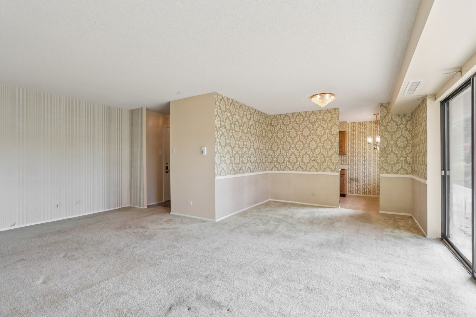 35 S Baybrook Drive #114, Palatine, IL 60074