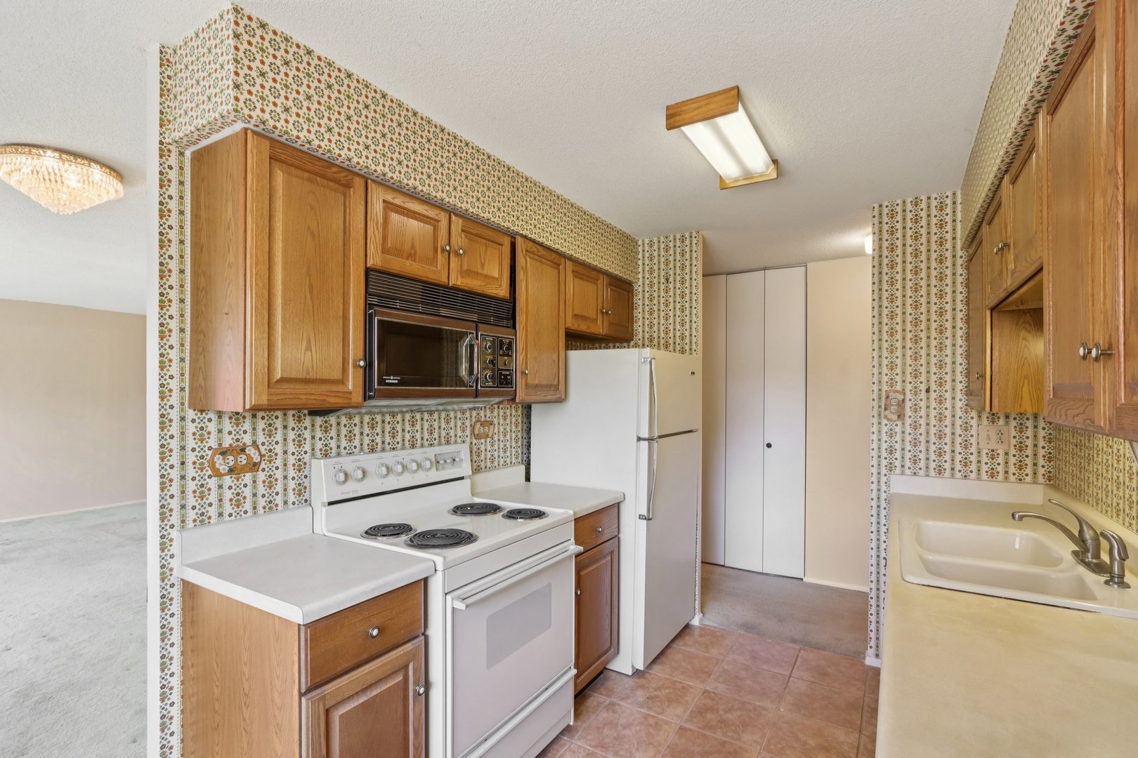 35 S Baybrook Drive #114, Palatine, IL 60074