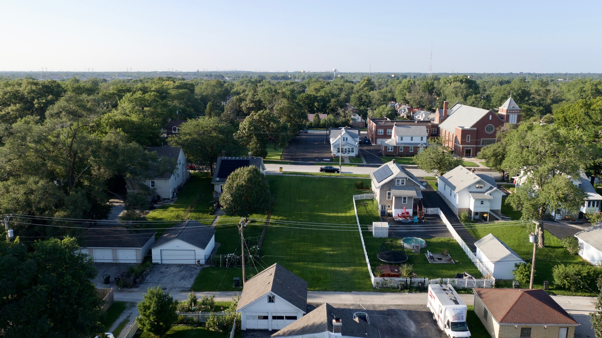 2715 Indiana Avenue, Lansing, IL 60438