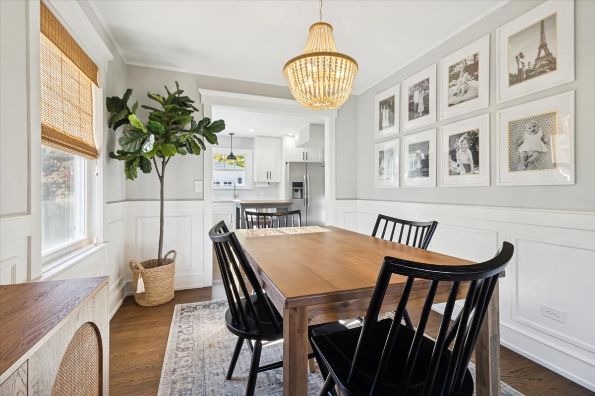 746 N Pine Avenue, Arlington Heights, IL 60004