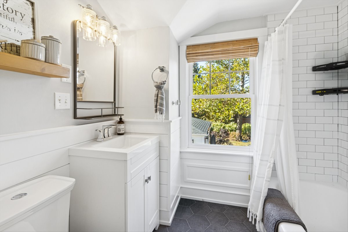 746 N Pine Avenue, Arlington Heights, IL 60004