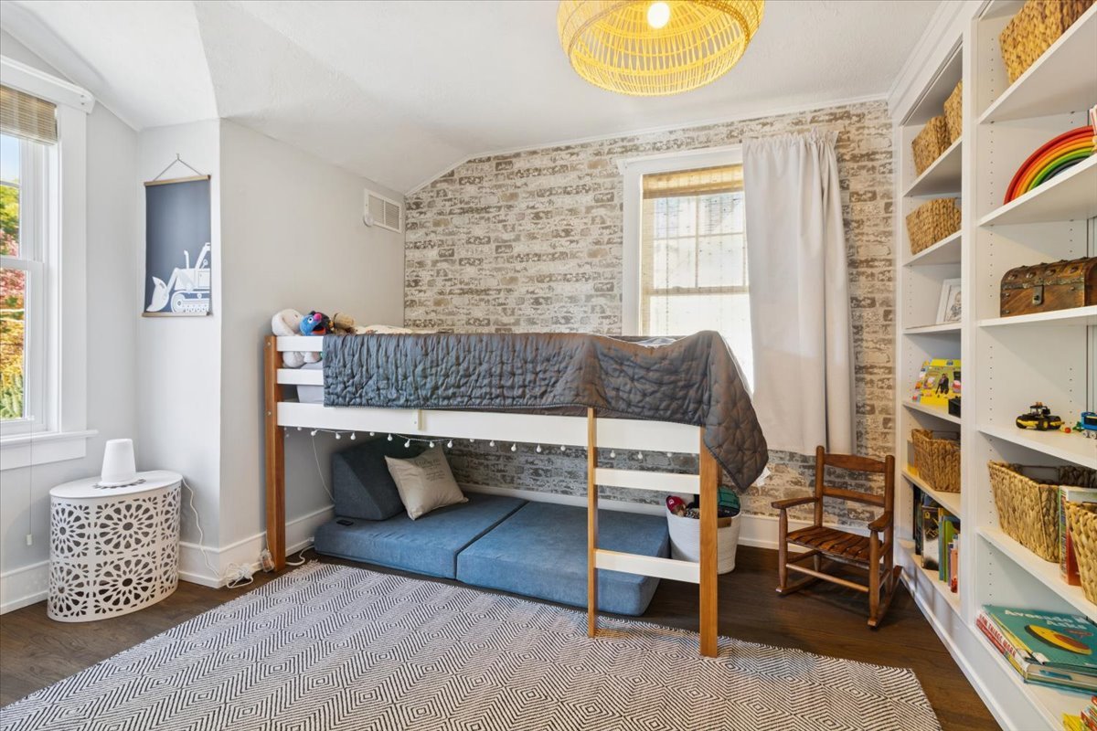 746 N Pine Avenue, Arlington Heights, IL 60004