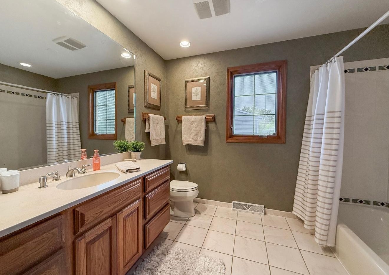 Downers Grove, IL 60516