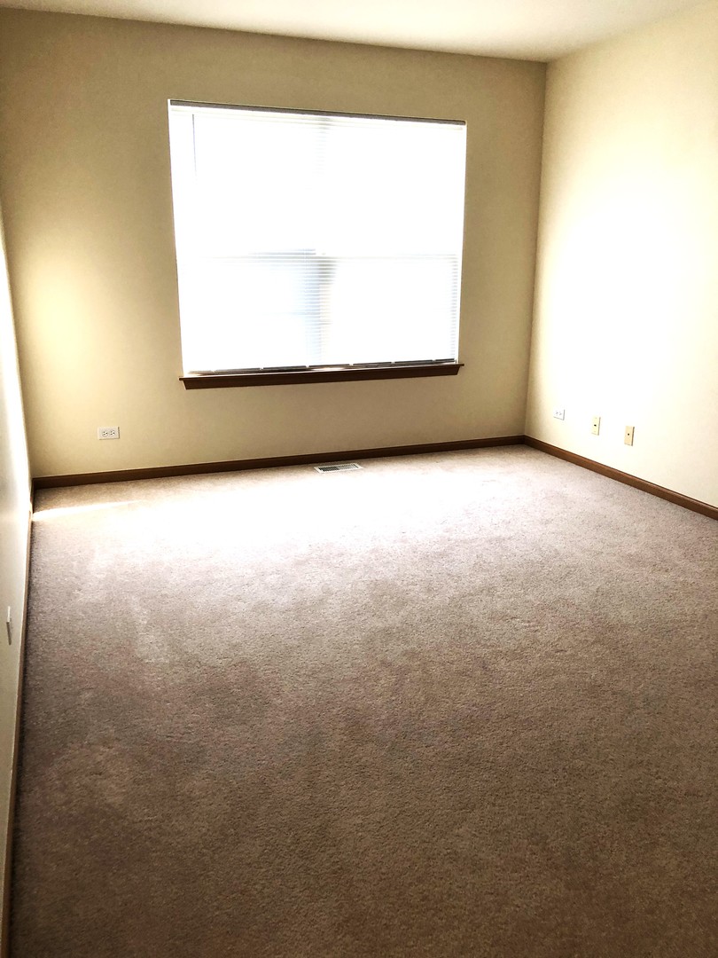 1860 FESCUE Drive, Aurora, IL 60504