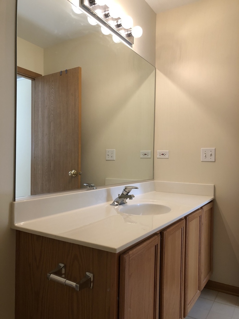 1860 FESCUE Drive, Aurora, IL 60504