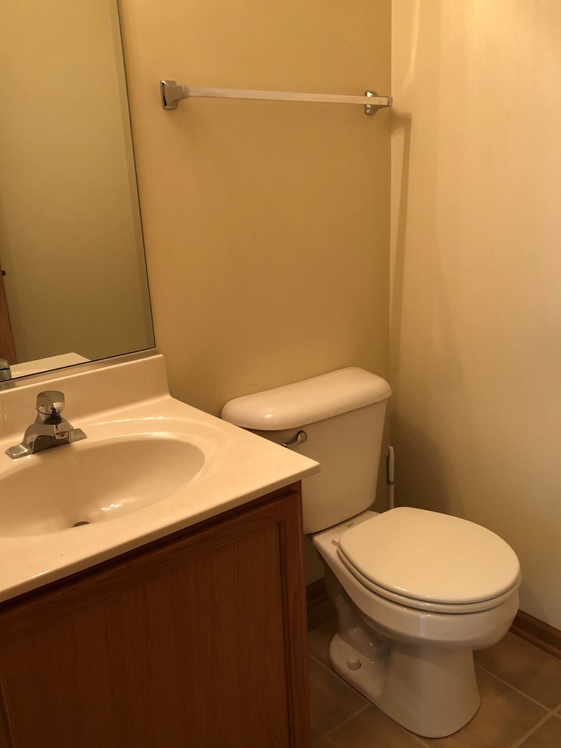 1860 FESCUE Drive, Aurora, IL 60504