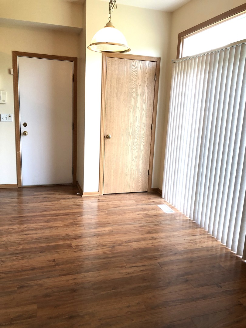 1860 FESCUE Drive, Aurora, IL 60504