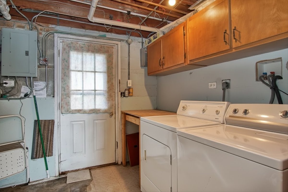 251 W Armitage Avenue, Elmhurst, IL 60126