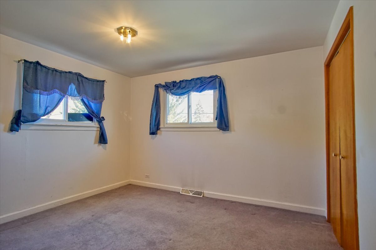 251 W Armitage Avenue, Elmhurst, IL 60126