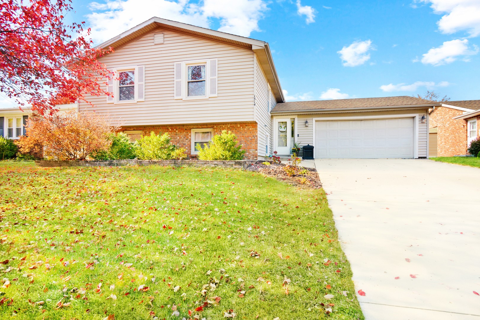 1314 Nicki Drive, Bloomington, IL 61704