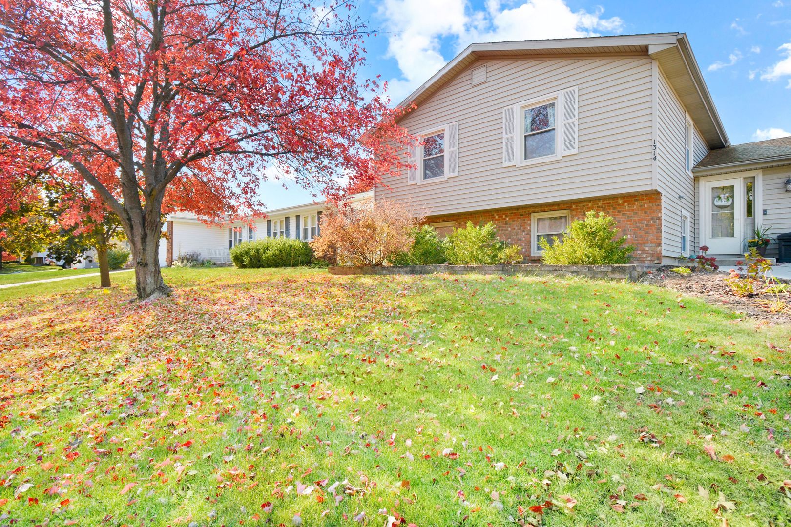 1314 Nicki Drive, Bloomington, IL 61704