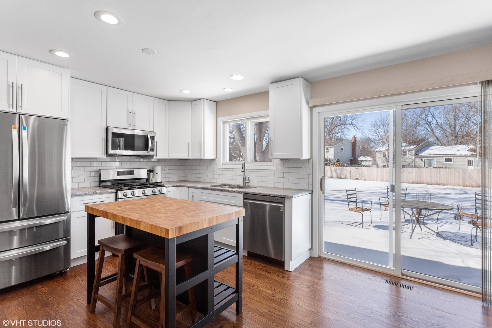 1915 Farmington Court, Naperville, IL 60565