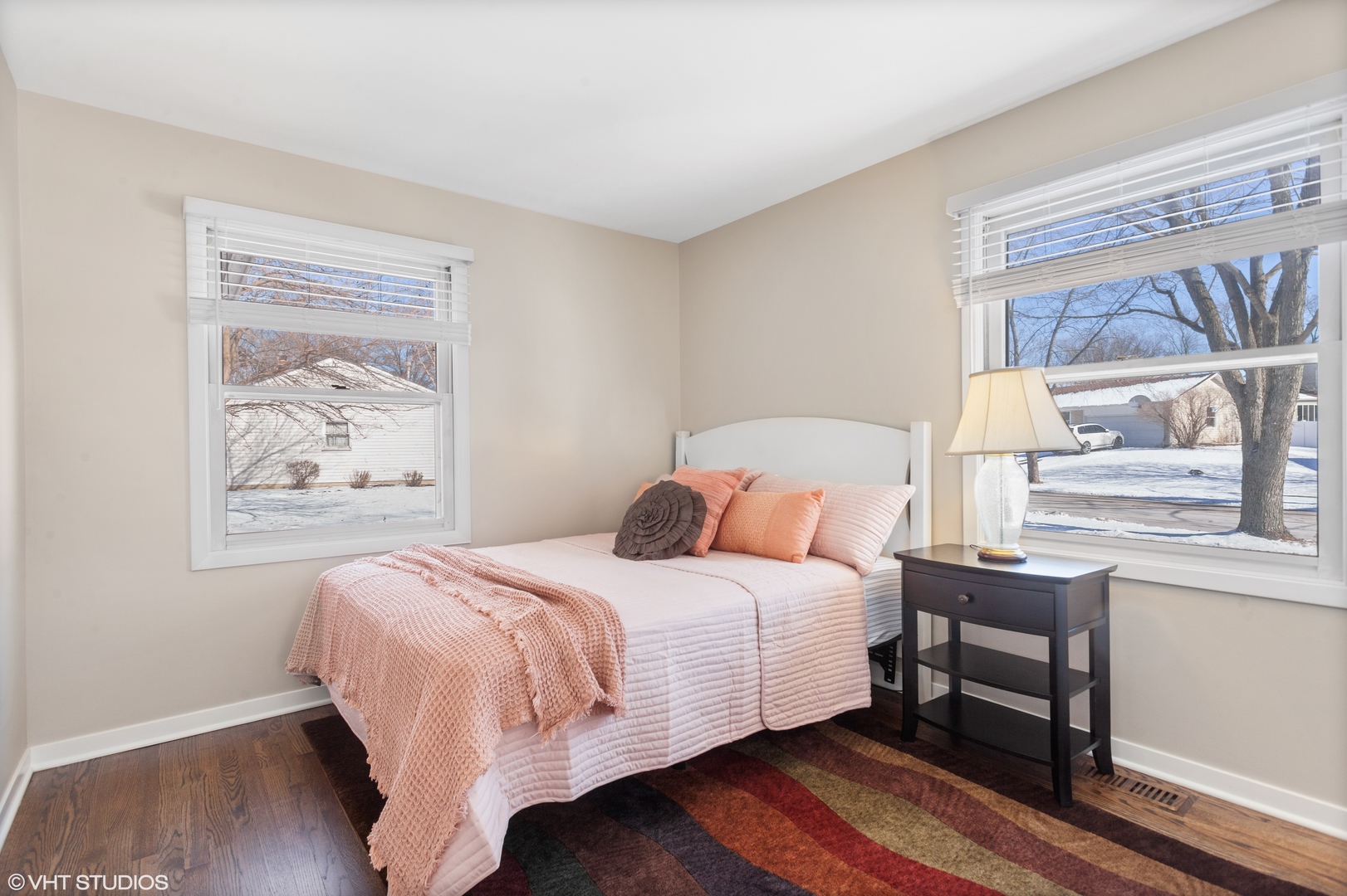 1915 Farmington Court, Naperville, IL 60565