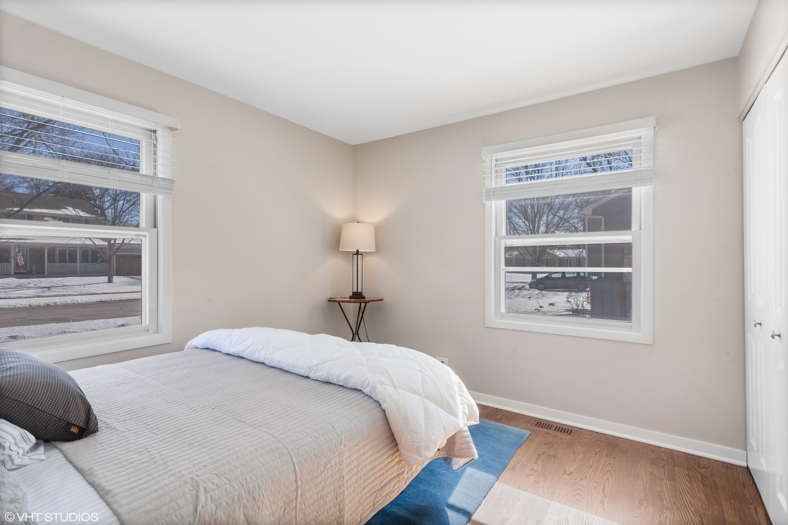 1915 Farmington Court, Naperville, IL 60565