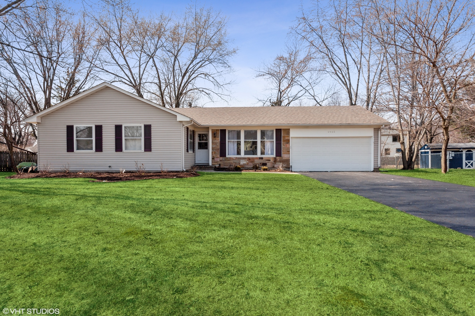 1915 Farmington Court, Naperville, IL 60565