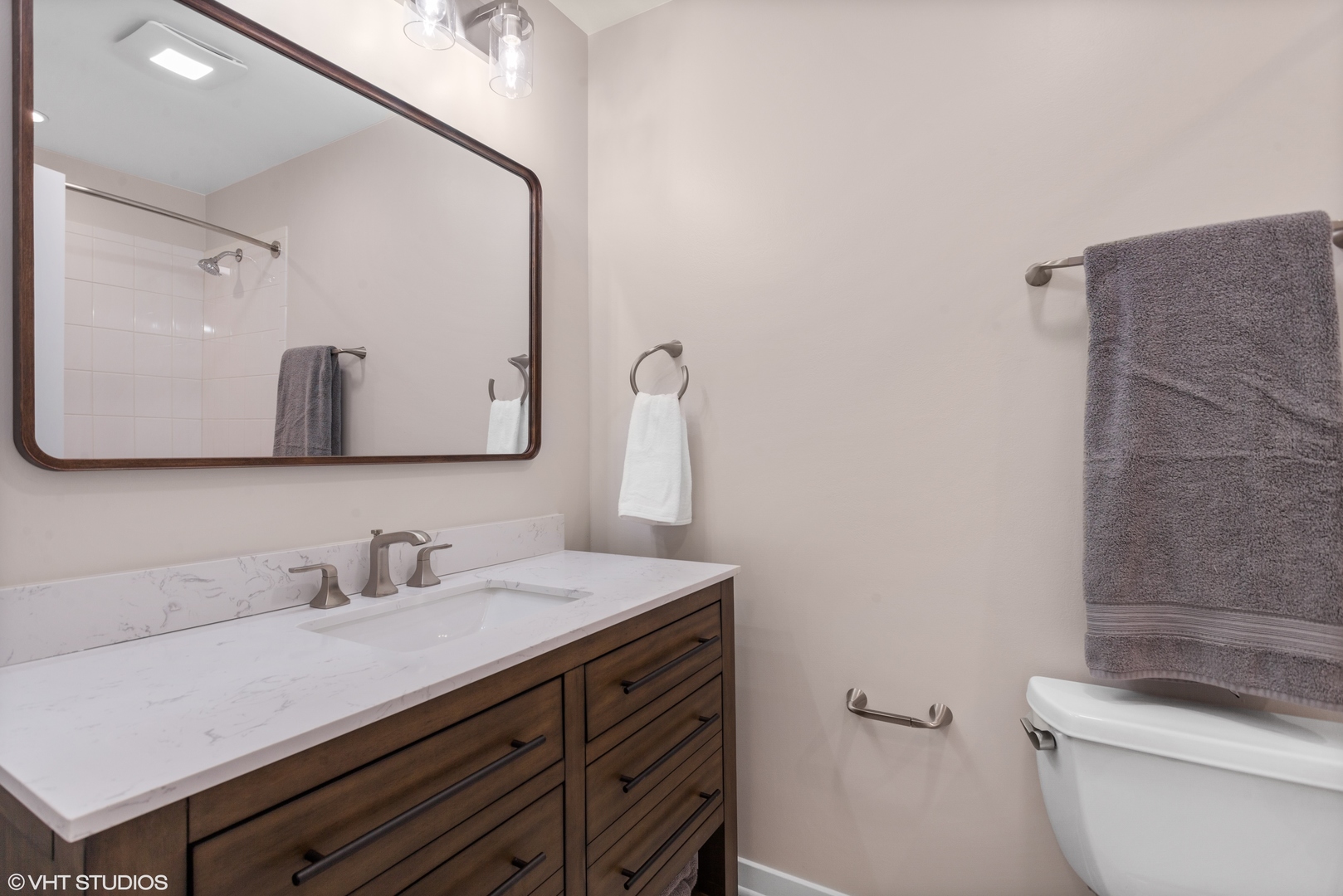 1915 Farmington Court, Naperville, IL 60565