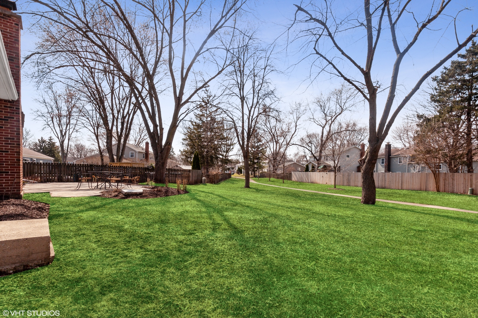 1915 Farmington Court, Naperville, IL 60565