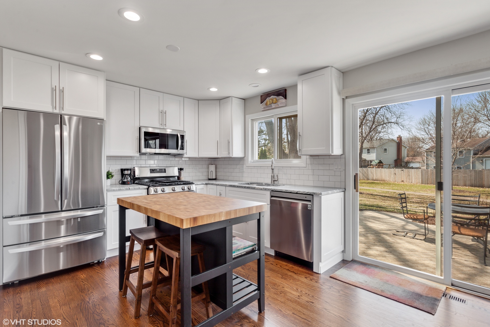 1915 Farmington Court, Naperville, IL 60565