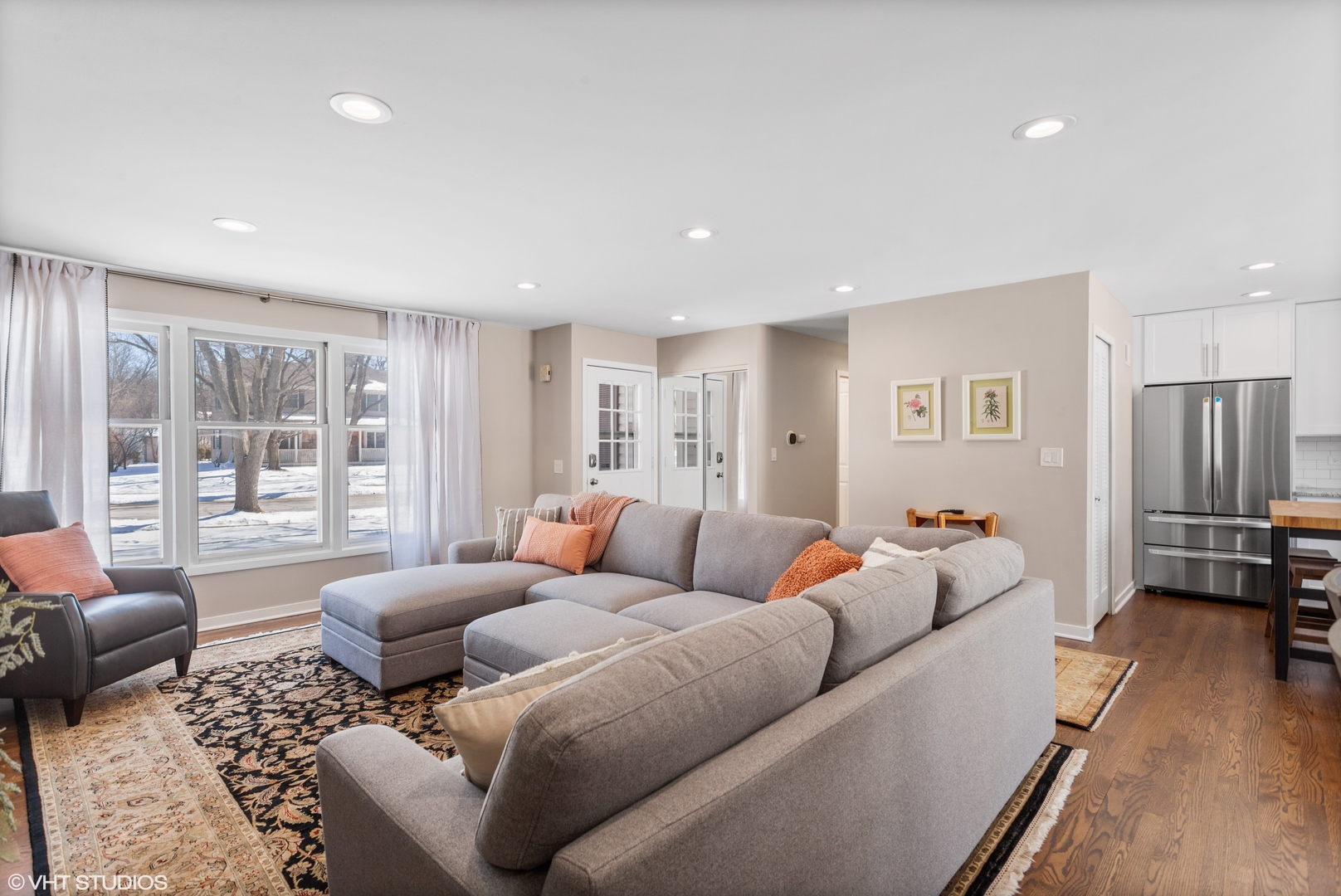 1915 Farmington Court, Naperville, IL 60565