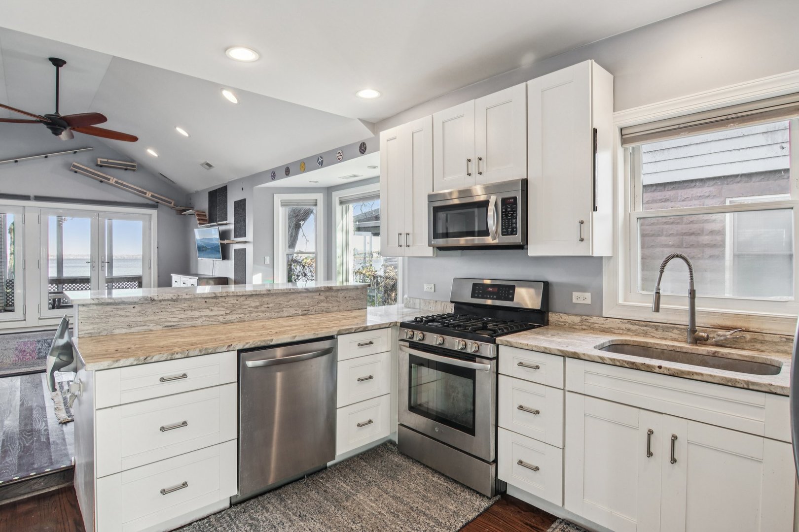 67 Cora Avenue, Fox Lake, IL 60020