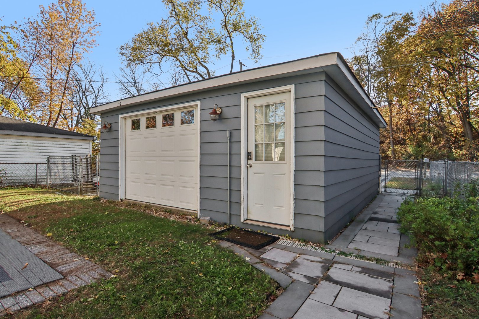 67 Cora Avenue, Fox Lake, IL 60020